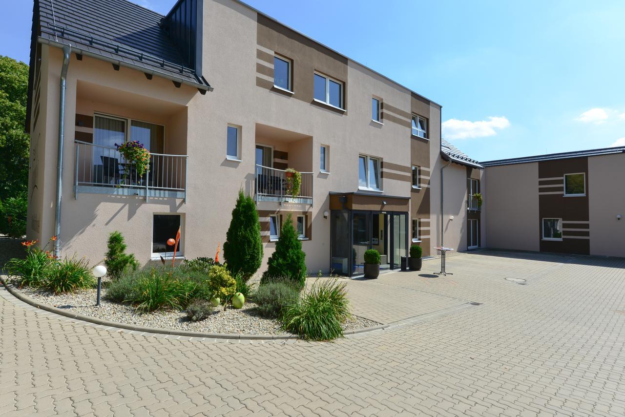 Schade'S Wohlfuehlhotel Зелб Екстериор снимка